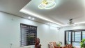 Phân lô, ô tô 7 chỗ Trần Quốc Hoàn 60m2 xây 5T, mặt tiền 4.2m giá chào 11.7 tỷ, khu dân trí cao
